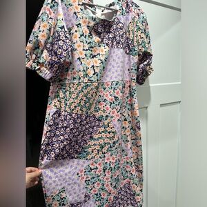 Daisy Fuentes floral dress